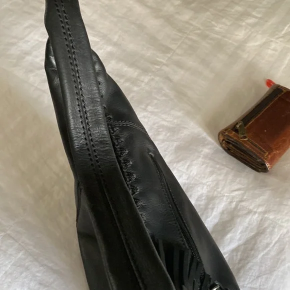 Beautiful SAK purse! In excellent used condition. - Picture 10 of 14